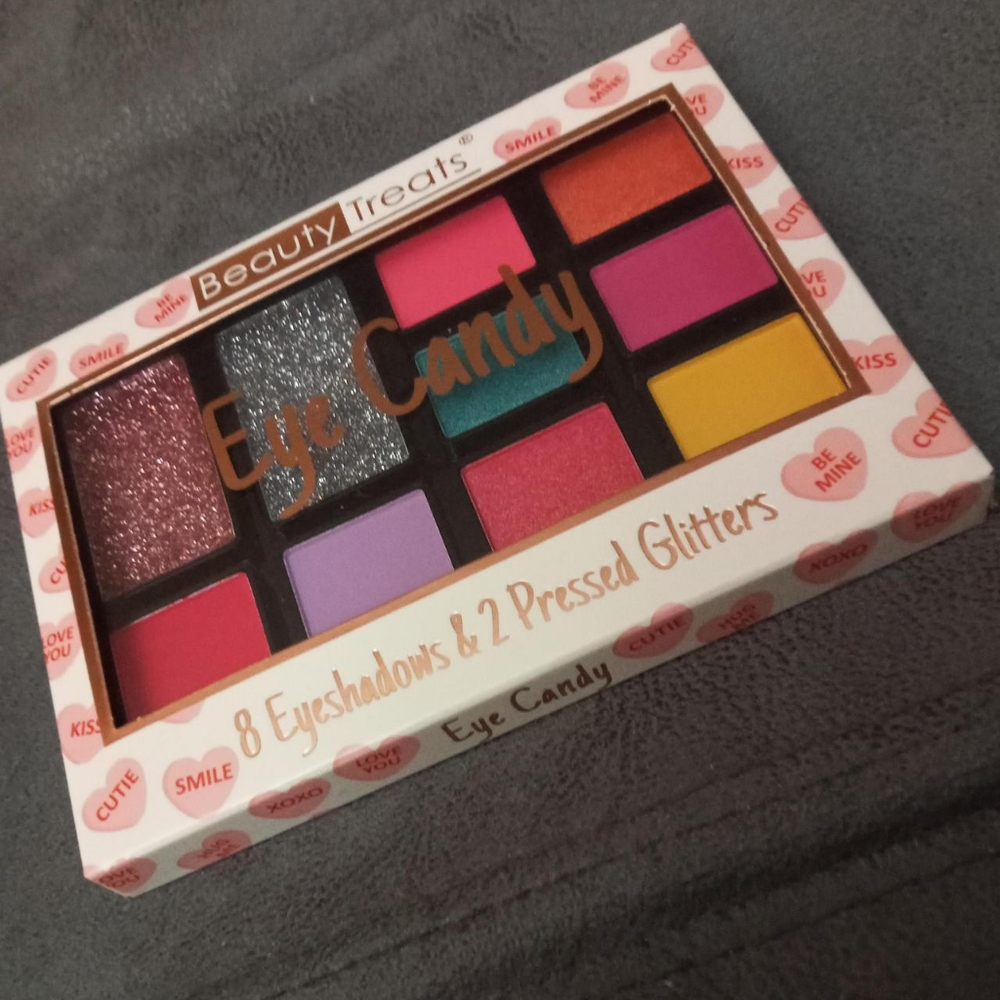 Eye Candy Eyeshadow Palette Vibrant Colors - Picture 2 of 3